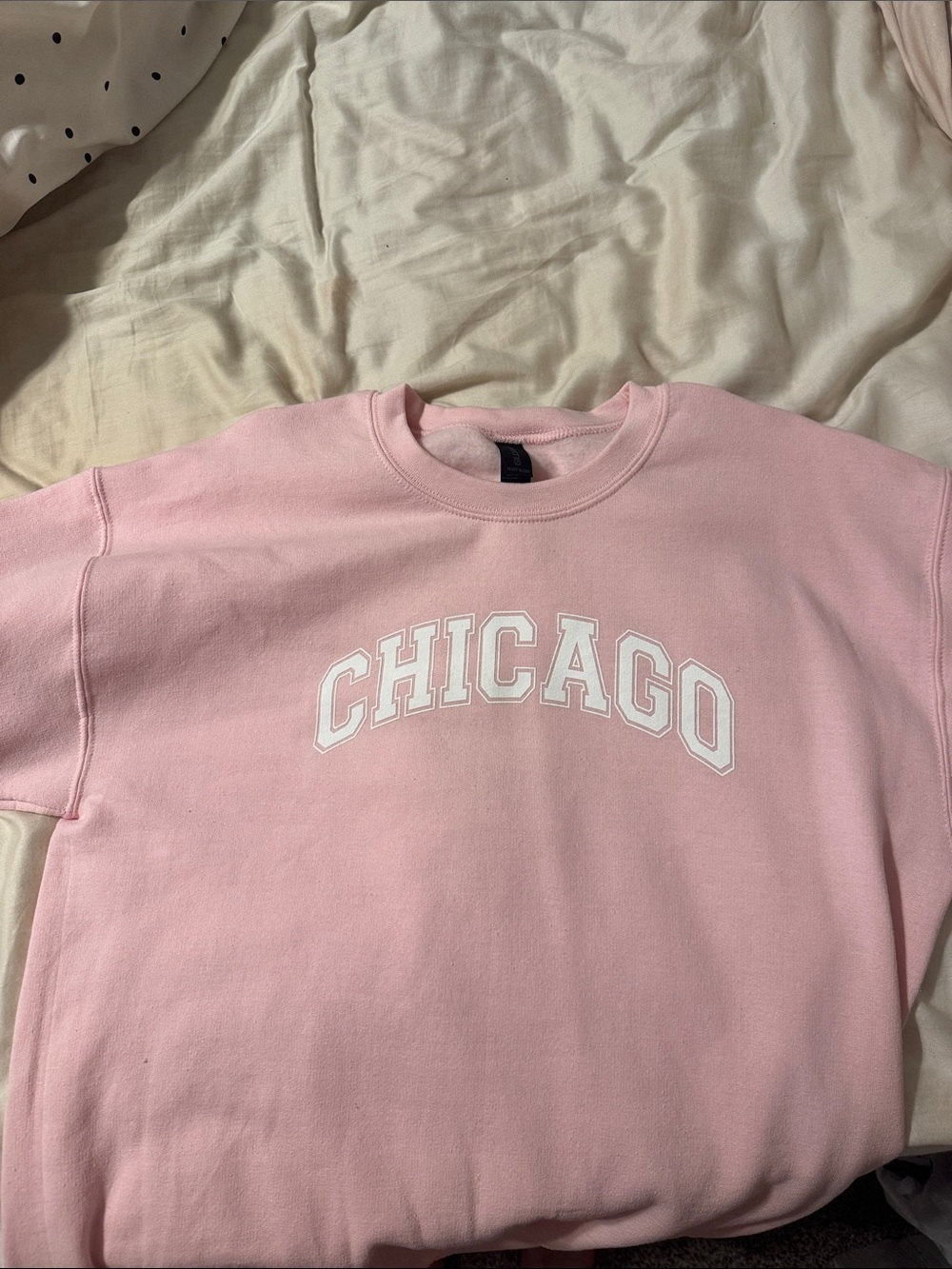 Gildan Pink CHICAGO Crewneck Sweatshirt